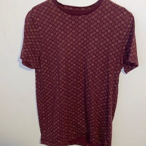 Men’s size S, Goodfellow t-shirt with flowery/dotted print.